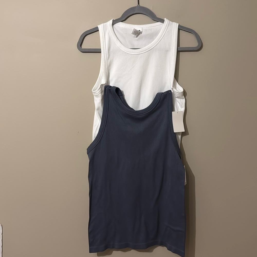 NWT- 90 DEGREE BY REFLEX 3-Pack Seamless Tank Tops, white, 2 grey, size XL - Picture 5 of 12